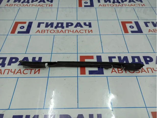 Кожух радиатора левый Volkswagen Tiguan (Mk2) 5G0121331J.