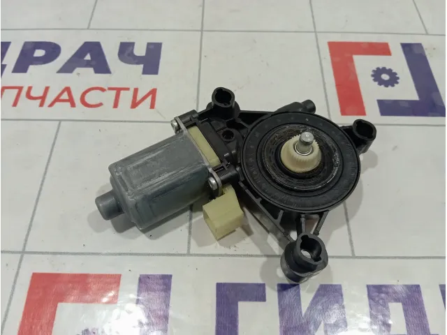 Моторчик стеклоподъемника переднего левого Volkswagen Tiguan 5Q0959802B