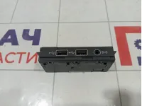 Разъем USB AUX Volkswagen Tiguan 5QF035726