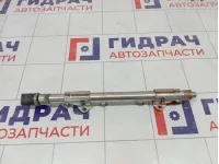 Топливная рампа (топливная рейка) Volkswagen Tiguan 04E133320D