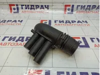 Патрубок воздушного фильтра Volkswagen Tiguan 04E129651C