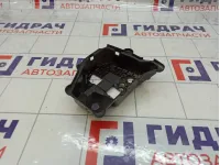 Накладка двигателя Volkswagen Tiguan 04E103729