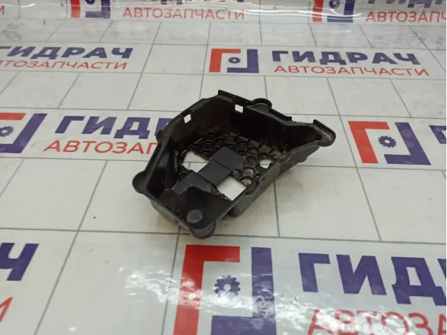 Накладка двигателя Volkswagen Tiguan 04E103729