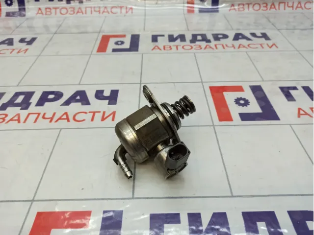 Насос (ТНВД) Volkswagen Tiguan 04E127025D