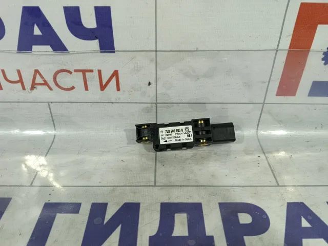 Датчик AIR BAG Volkswagen Touareg 7L0909606B