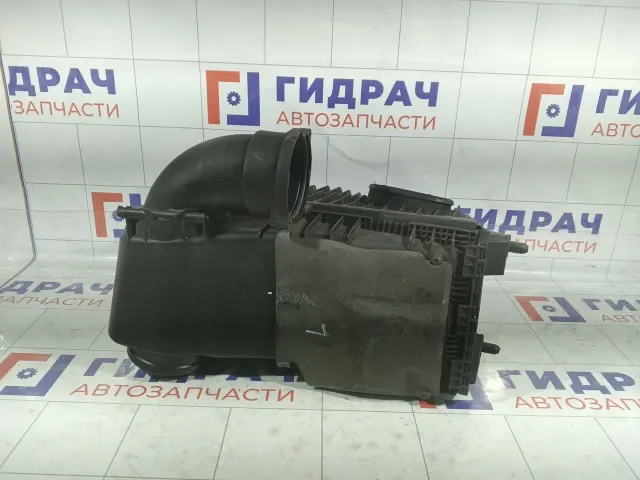 Корпус воздушного фильтра левый Volkswagen Touareg 7L0128607