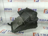 Корпус воздушного фильтра правый Volkswagen Touareg 7L0129607