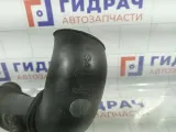 Патрубок воздушного фильтра правый Volkswagen Touareg 7L6129752A