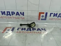 Датчик регулировки дорожного просвета передний правый Volkswagen Touareg 7L0616214B