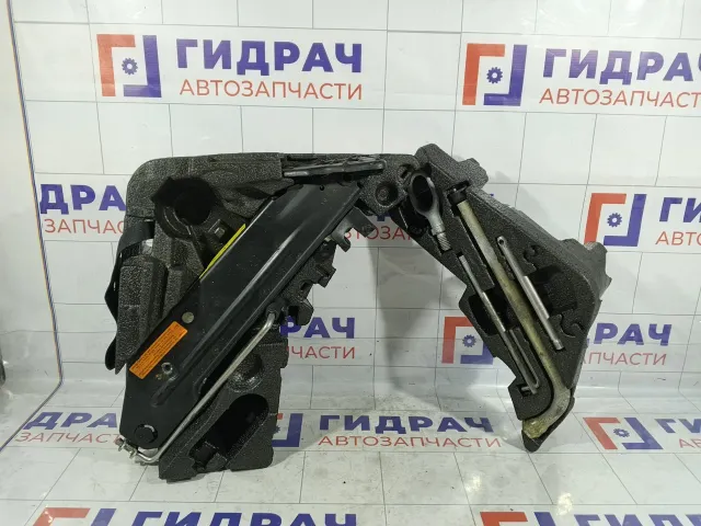 Домкрат в сборе Volkswagen Touareg 7L0011031B