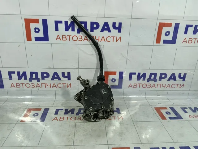 Насос вакуумный правый Volkswagen Touareg 07Z145209D