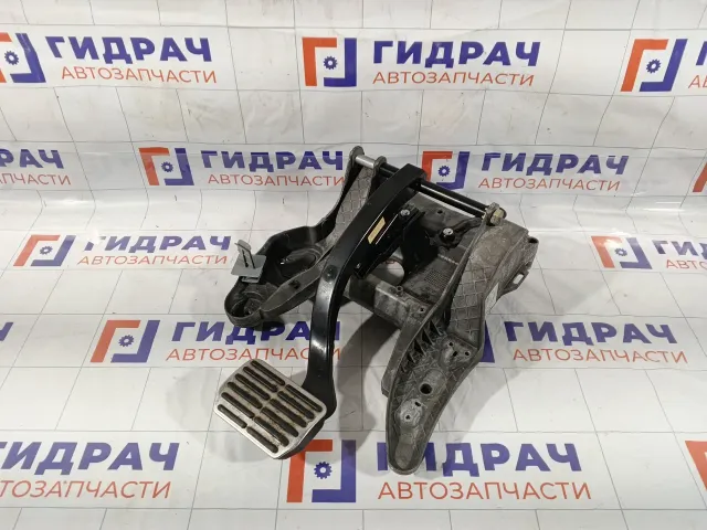 Педаль тормоза Volkswagen Touareg 7L0723142B