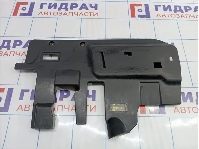 Накладка под торпедо левая Volkswagen Touareg (GP) 7L6815173