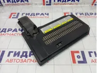 Крышка аккумулятора (АКБ) Volkswagen Touareg 7L0864643B