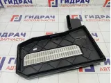 Крышка аккумулятора (АКБ) Volkswagen Touareg 7L0864643B