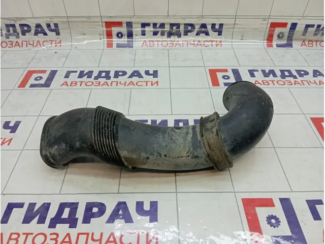 Патрубок воздушного фильтра Volkswagen Touareg 7L6129752A
