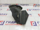 Воздухозаборник Volkswagen Touareg 7L0819049