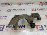 Кронштейн генератора Volkswagen Touareg 022260087F