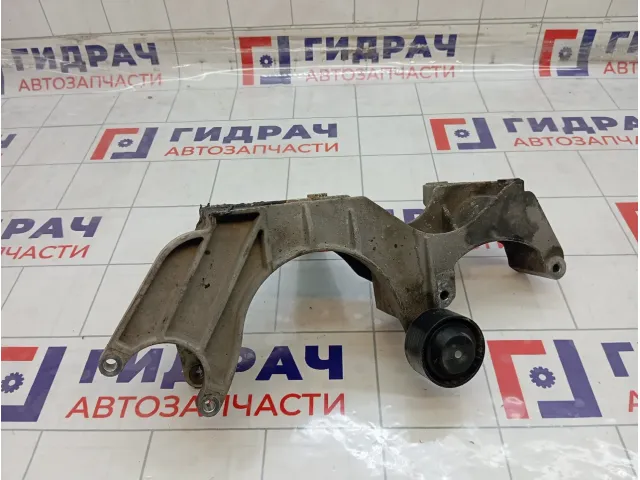 Кронштейн генератора Volkswagen Touareg 022260087F