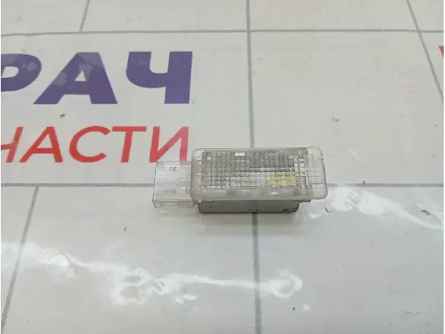 Плафон салонный Volkswagen Touareg 6L0947565