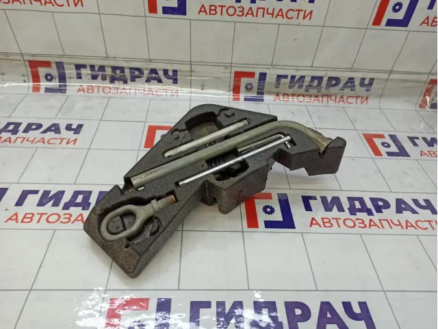 Ящик для инструментов Volkswagen Touareg 7L0012113