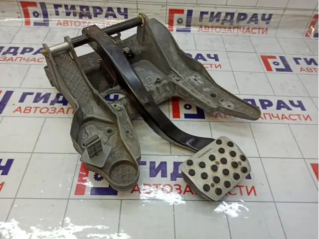 Педаль тормоза Volkswagen Touareg 7L0723142B