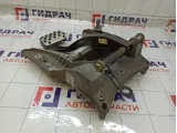 Педаль тормоза Volkswagen Touareg 7L0723142B