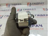 Кнопка блокировки дифференциала Volkswagen Touareg 7L6941435N