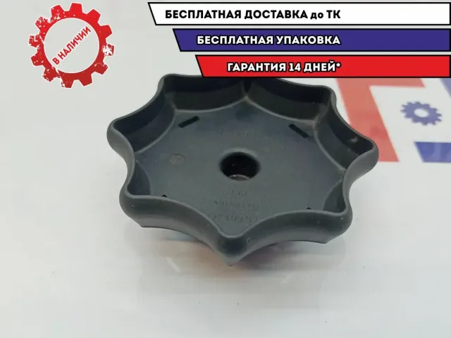 Болт крепления запасного колеса Volkswagen Touareg 7L6601347. Сломано крепление.