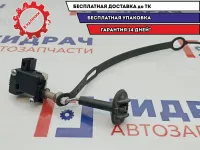 Активатор замка крышки бензобака Volkswagen Touareg 1J0810773D.
