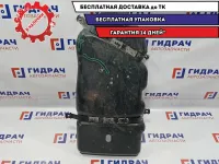 Защита топливного бака левая Volkswagen Touareg 7L0201973C. Трещины.