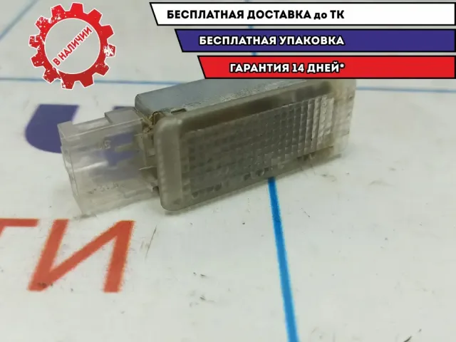 Фонарь подсветки двери Volkswagen Touareg 6L0947565.
