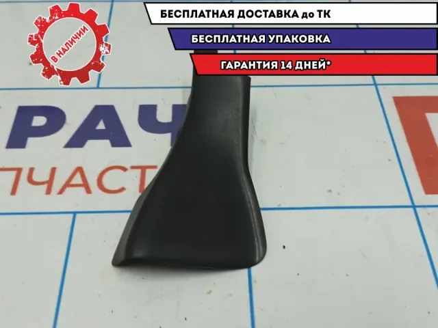 Накладка на дверь переднюю правую Volkswagen Touareg 7L0837916B.