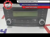 Магнитола Volkswagen Touareg 7L6035195A. Потертости, дефект экрана.