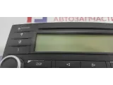 Магнитола Volkswagen Touareg 7L6035195A. Потертости, дефект экрана.