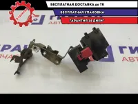 Клемма аккумулятора плюс Volkswagen Touareg 7L0937401. С кронштейном.