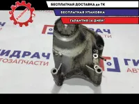 Кронштейн двигателя правый Volkswagen Touareg 070199308A.