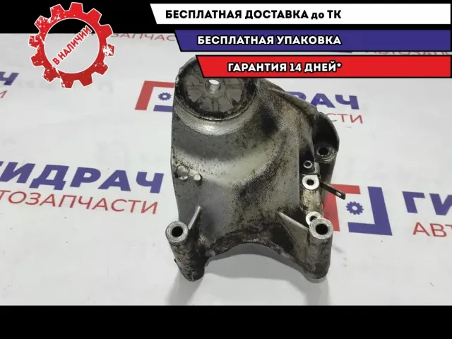 Кронштейн двигателя правый Volkswagen Touareg 070199308A.