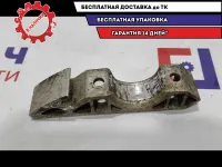 Кронштейн крепления переднего стабилизатора Volkswagen Touareg 7L0411063B.