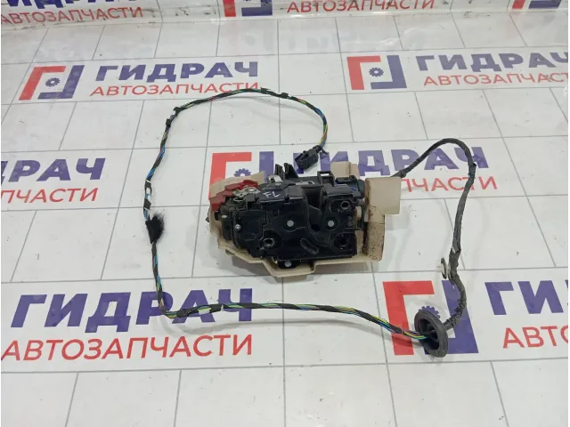 Замок двери передней левой Volkswagen Touareg 3D1837015AP