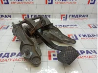 Педаль тормоза Volkswagen Touareg 7L0723142D