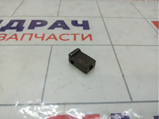 Кронштейн топливной форсунки Volkswagen Touareg 038130069B