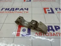 Кронштейн крепления стабилизатора Volkswagen Touareg 7L0411063B