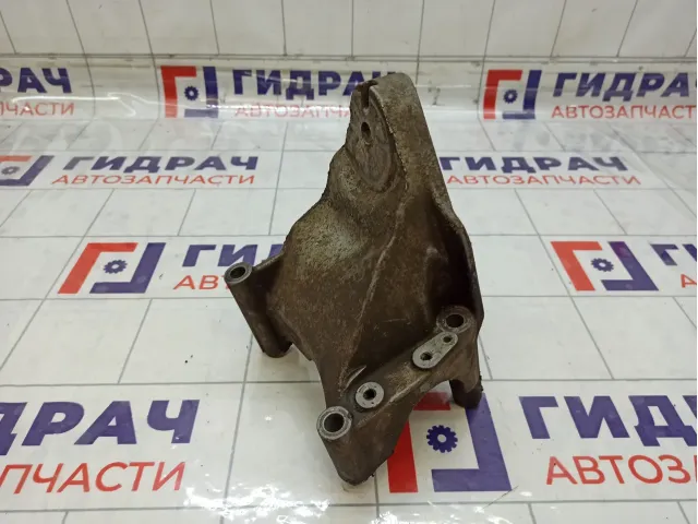 Кронштейн двигателя правый Volkswagen Touareg 070199308B
