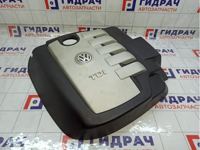 Накладка двигателя Volkswagen Touareg 070103926A