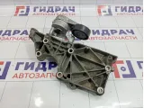 Кронштейн генератора Volkswagen Touran (1T1) 03G903143A