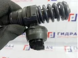 Форсунка дизельная электрическая Volkswagen Touran (1T1) 038130073AG