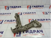 Кронштейн переднего рычага правый Volkswagen Touran (1T3) 1K0199296E