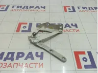 Петля капота правая Volkswagen Transporter 7H0823302D