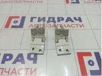 Петля багажника Volkswagen Transporter 7H0827301D